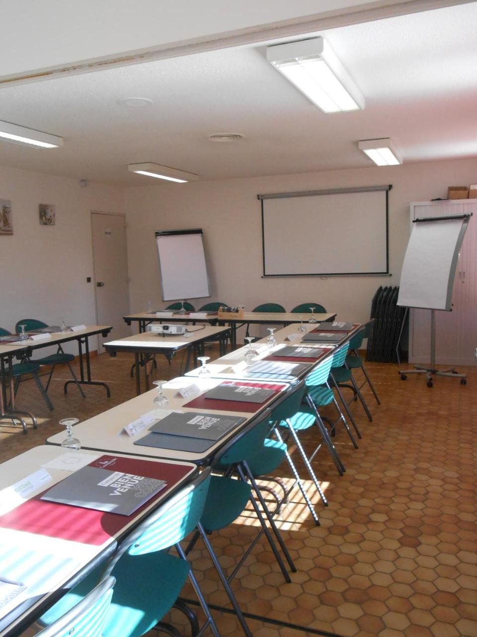 Hotel Restaurant Campanile Aurillac Dış mekan fotoğraf